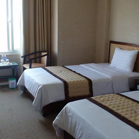 Huu Nghi Hotel Vinh Exterior foto